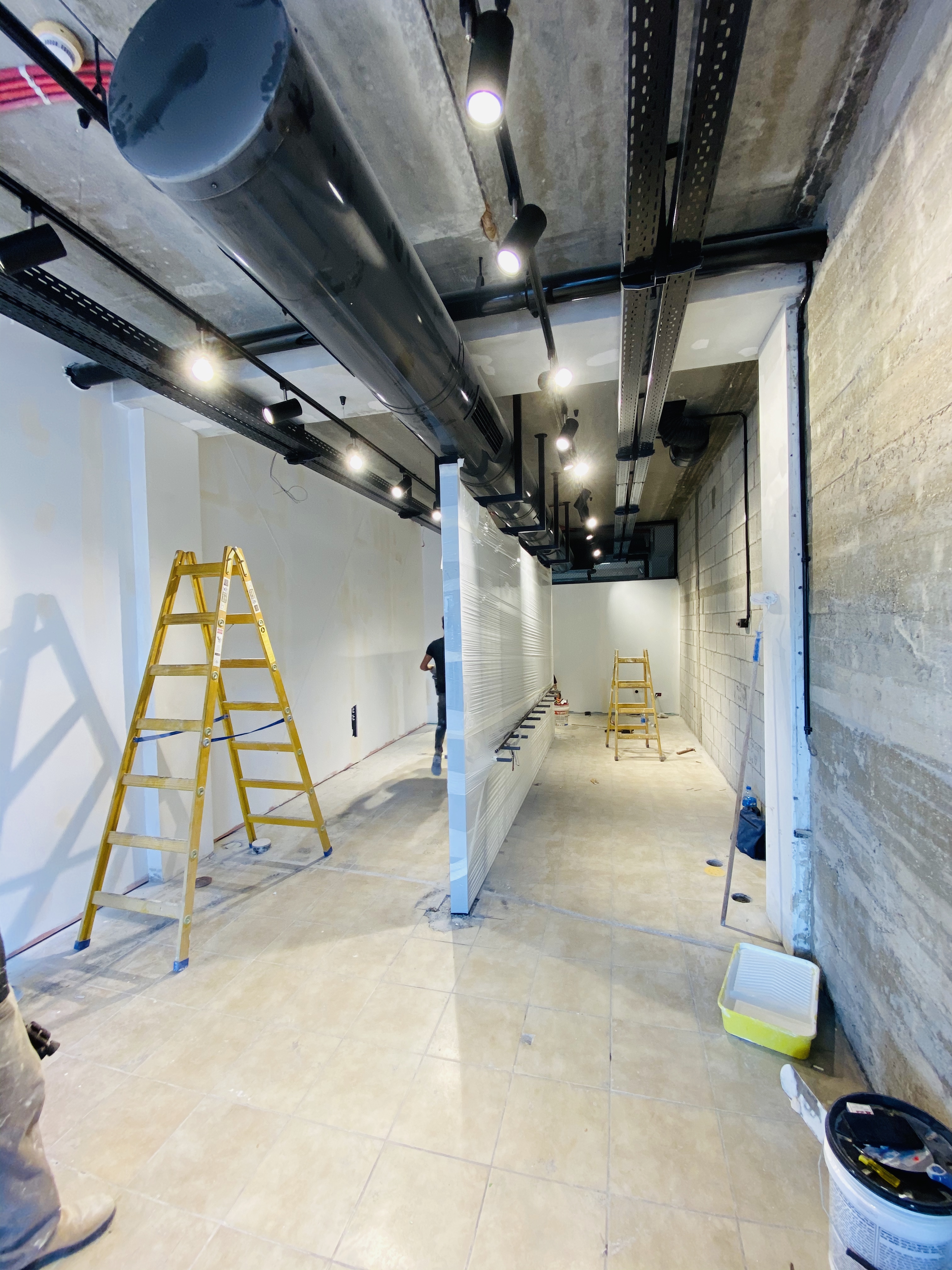 המספרה ! תכנון עיצוב וביצוע על ידי  .