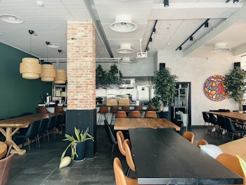 חיפוי קירות דקורטיבי אולם אירועים בוטיק קניון ערים