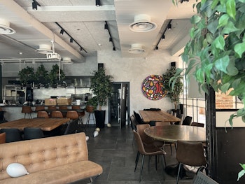 חיפוי קירות דקורטיבי אולם אירועים בוטיק קניון ערים