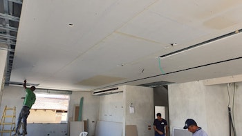 הנמכת תיקרה בגבס , כולל תאורה נסתרת