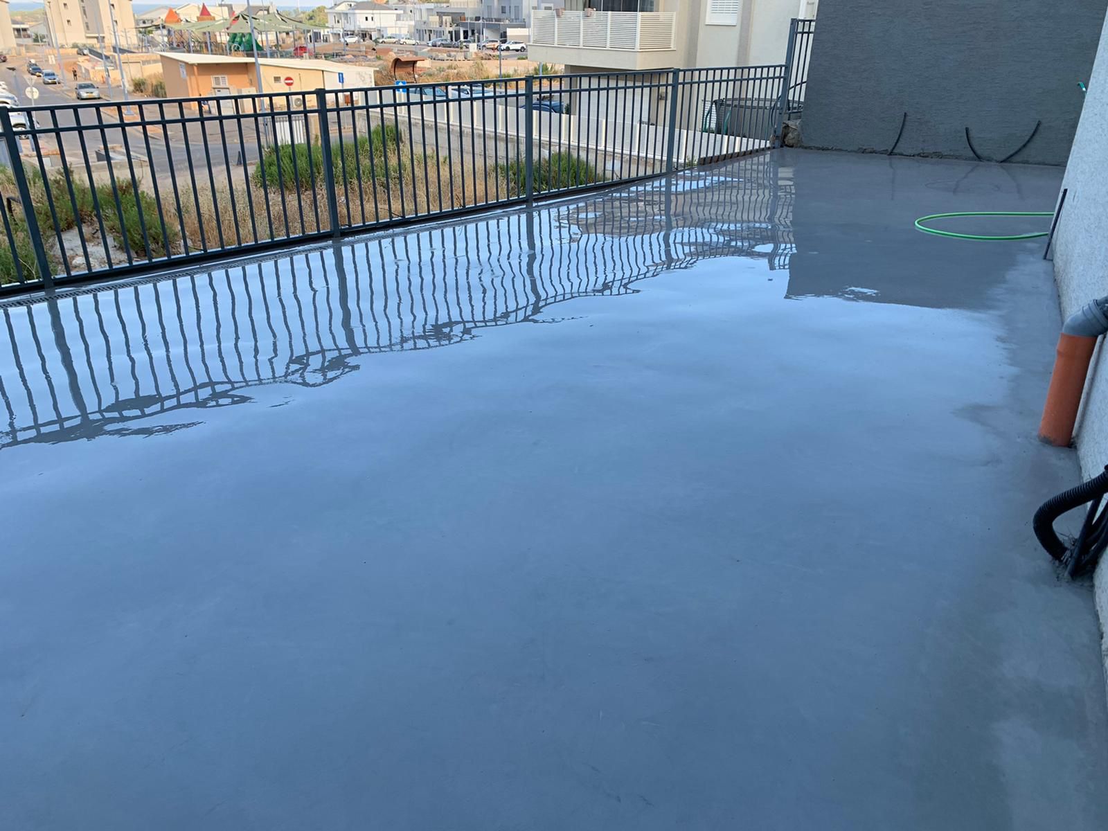 החלקת בטון בגג