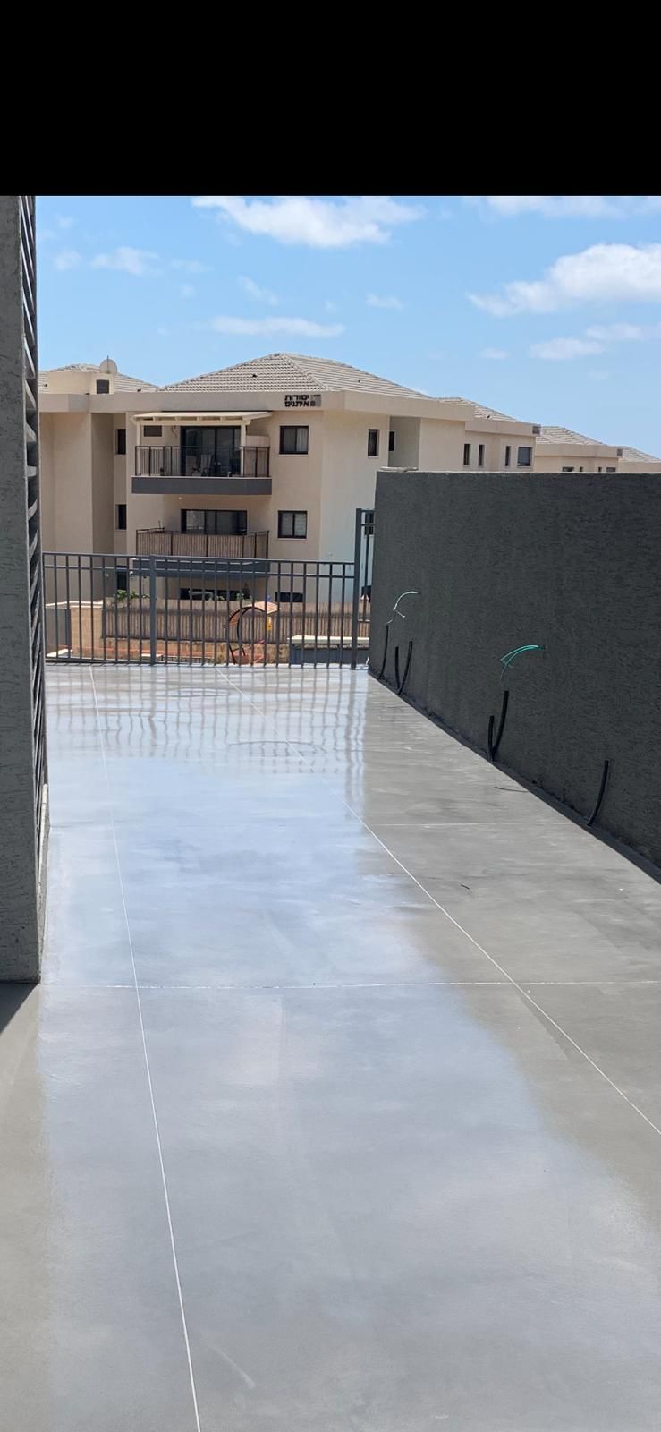 החלקת בטון בגג