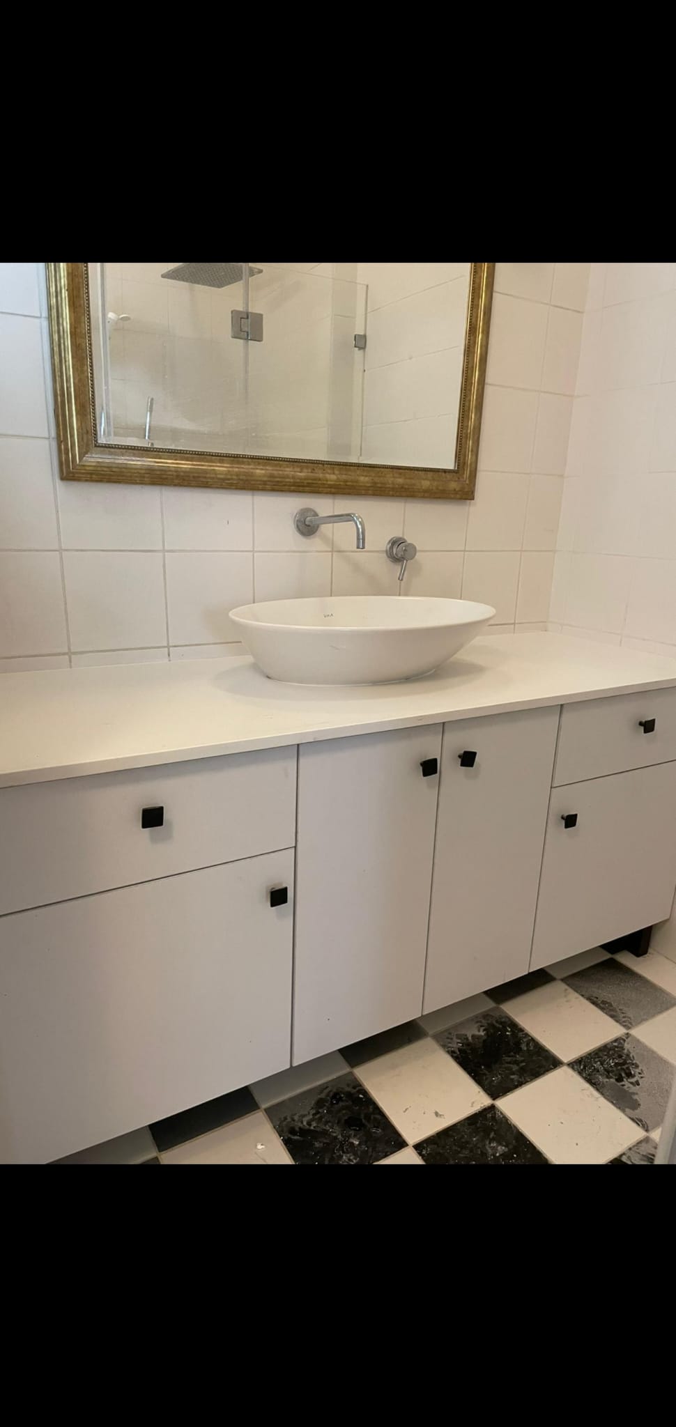 שיש לארונות אמבטיה