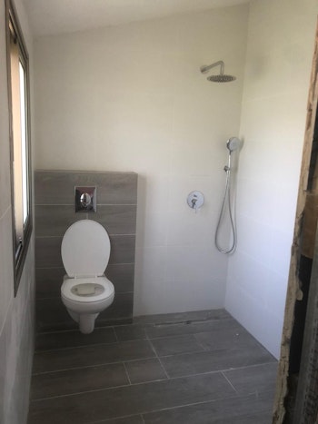 שיפוץ 2 חדרי אמבטיה קומפלט