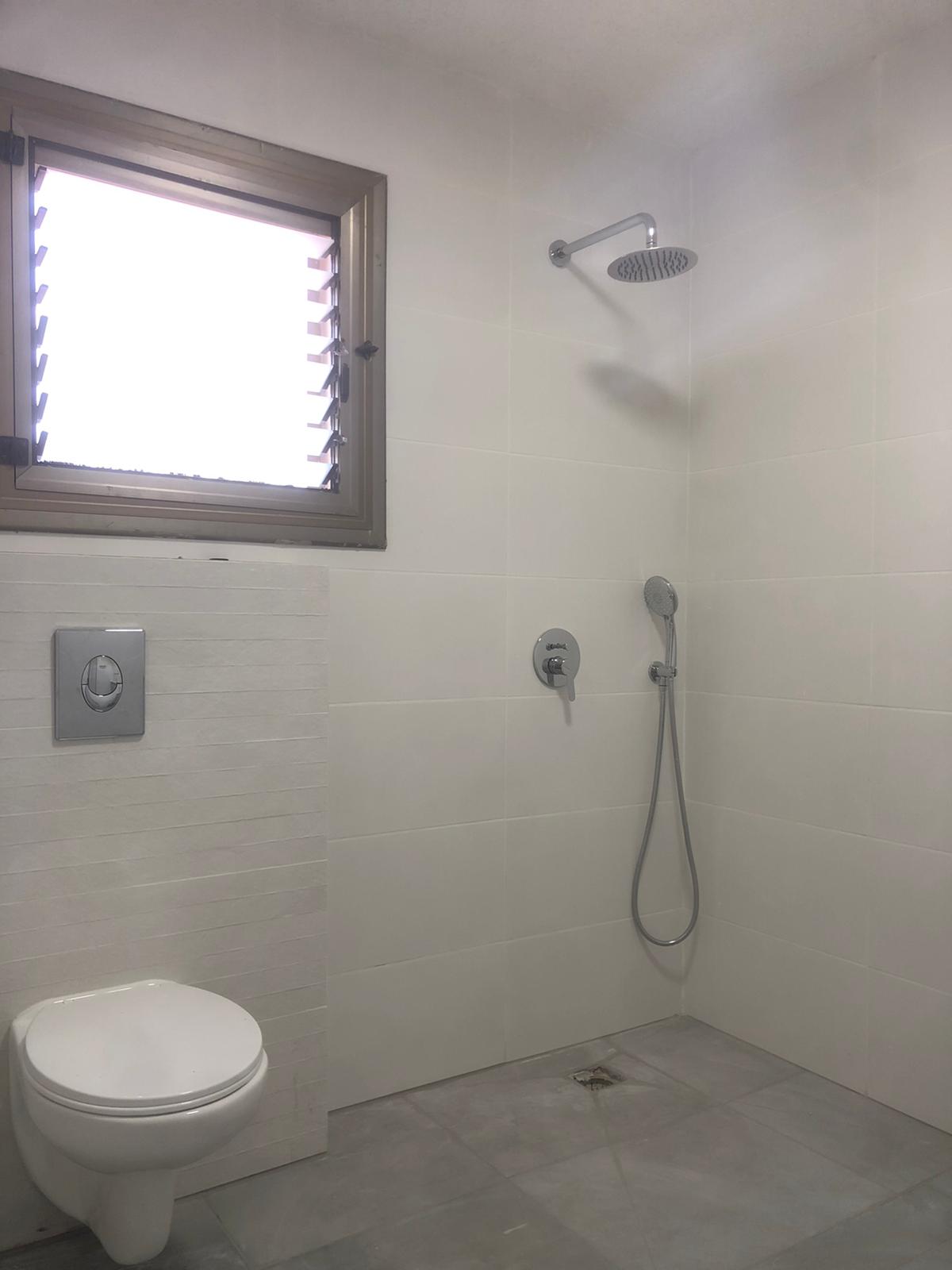 שיפוץ 2 חדרי אמבטיה קומפלט