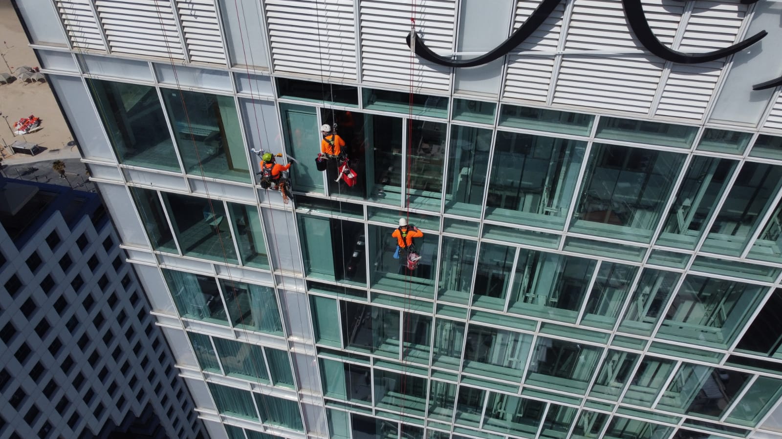 ניקיון חלונות