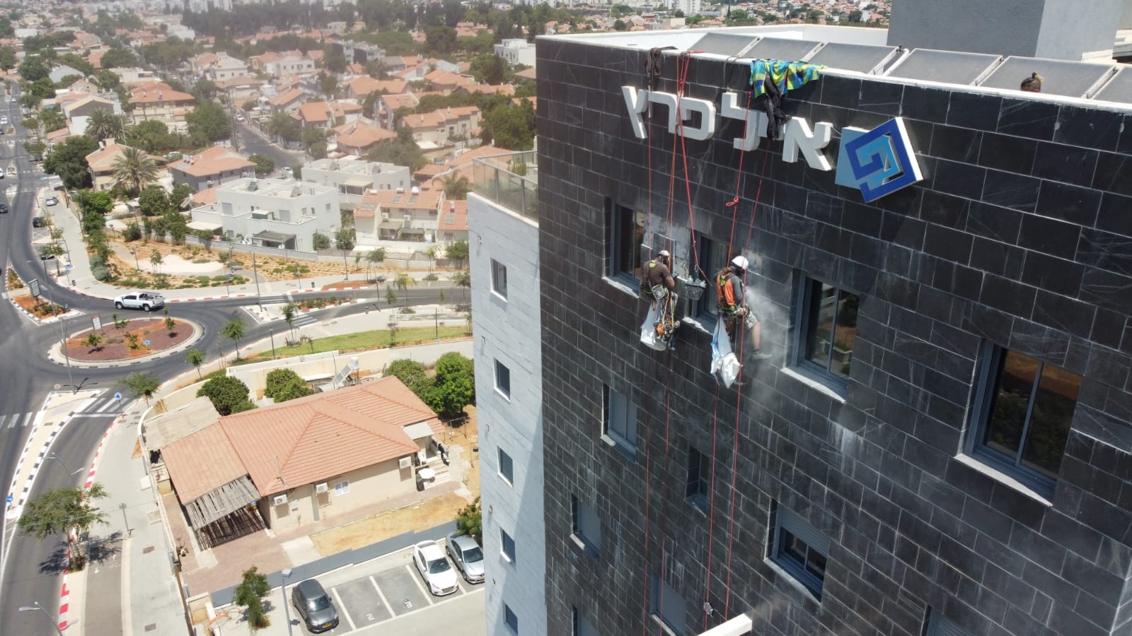 ניקיון חלונות