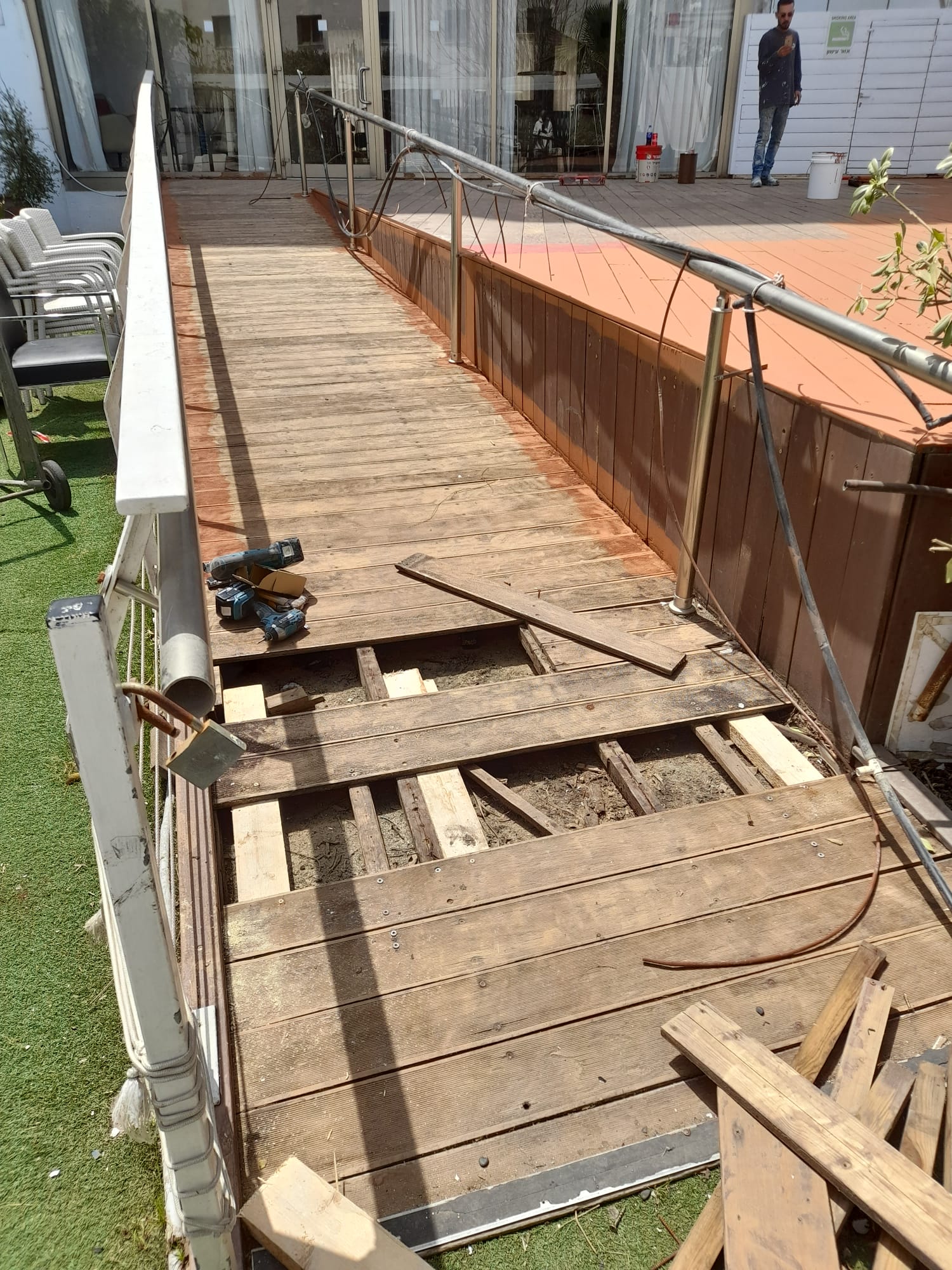 חידוש דק במלון לאונרדו