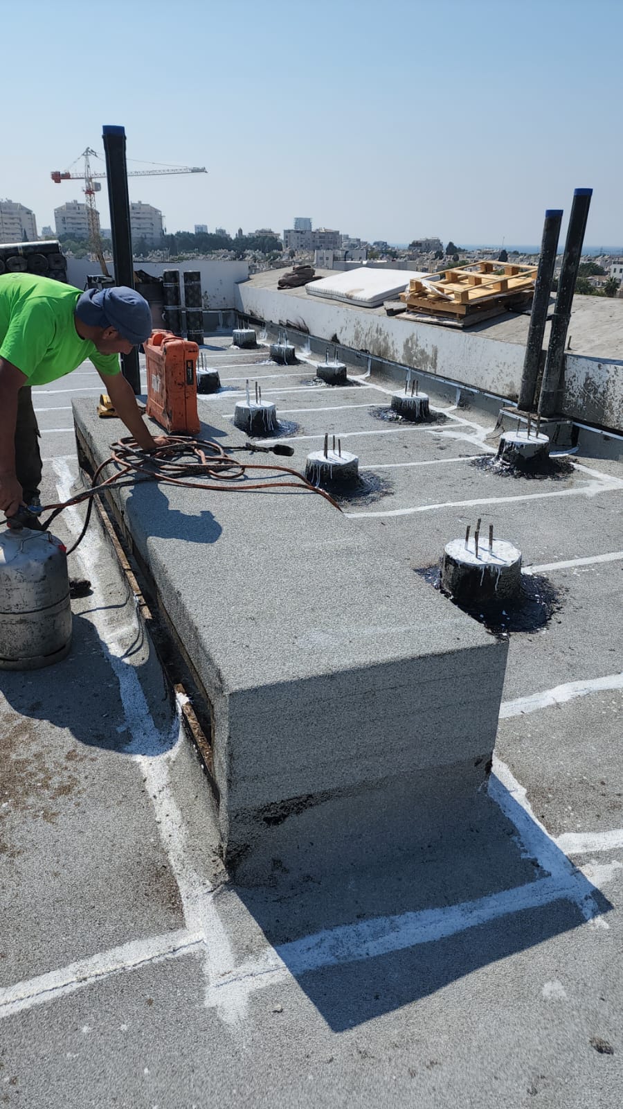 איטום גג ביריעות ביטומני מולבן