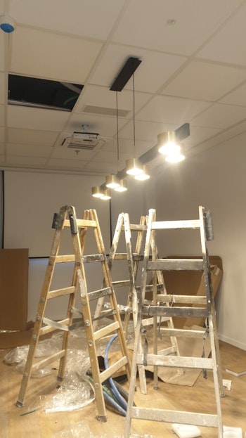 התקנת גופי תאורה