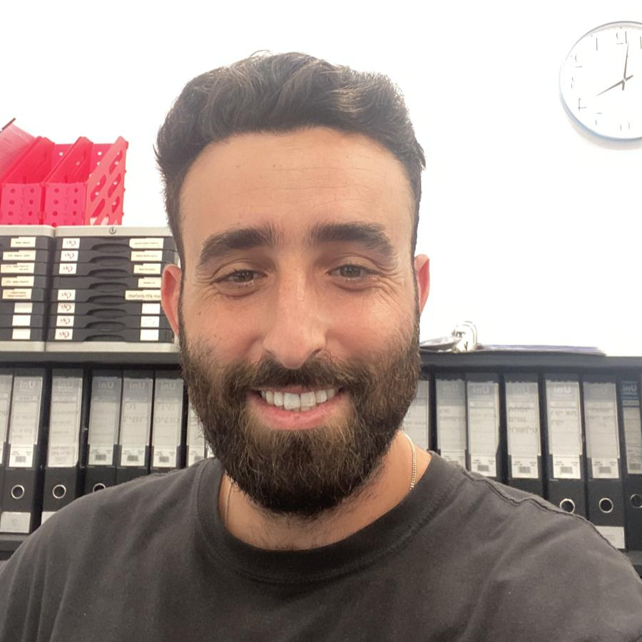 יובל מנהל מוצר - קבלן ממ"ד , תמונת פנים