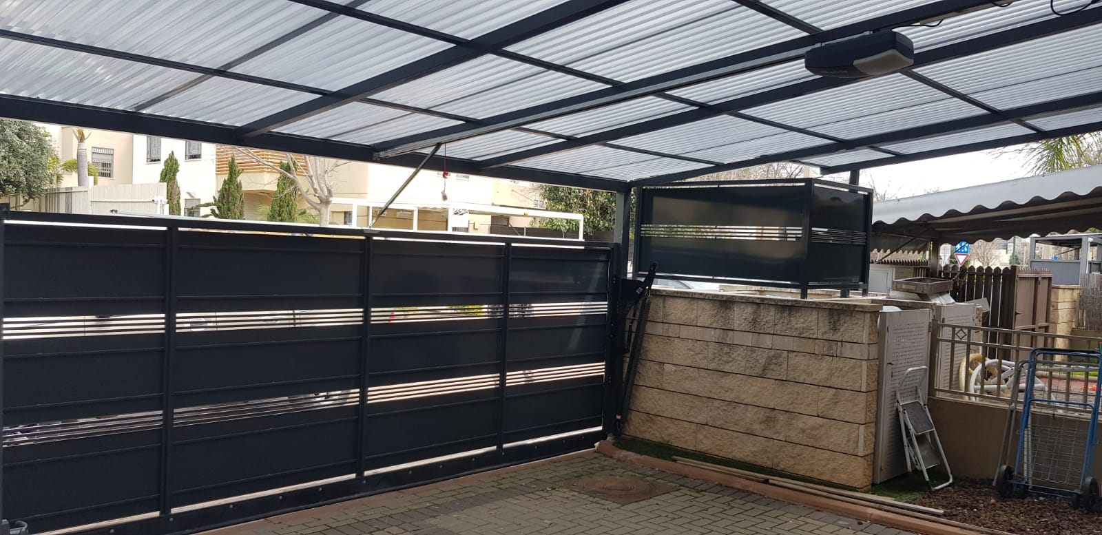 שערים וגדרות ממתכת