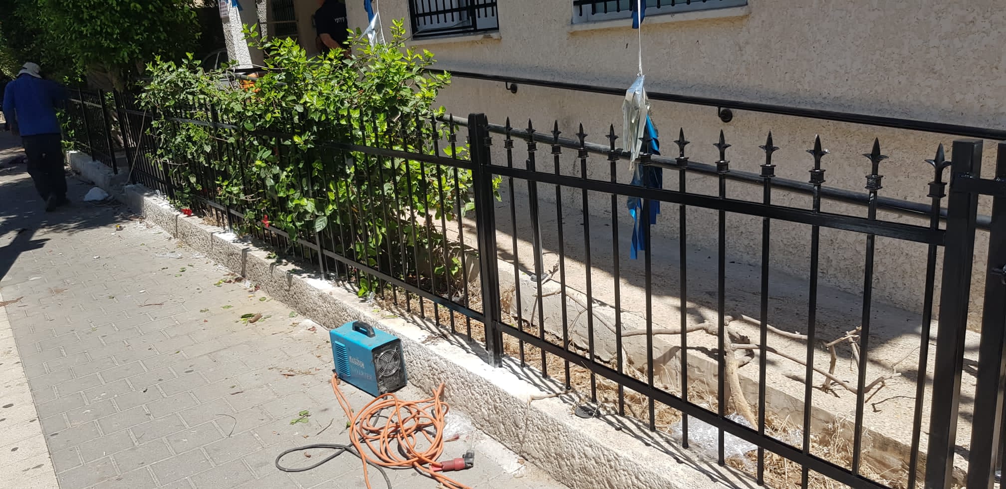 שערים וגדרות ממתכת