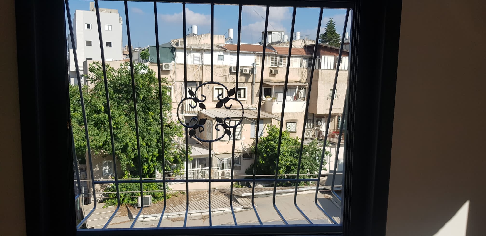 מעקות וסורגים