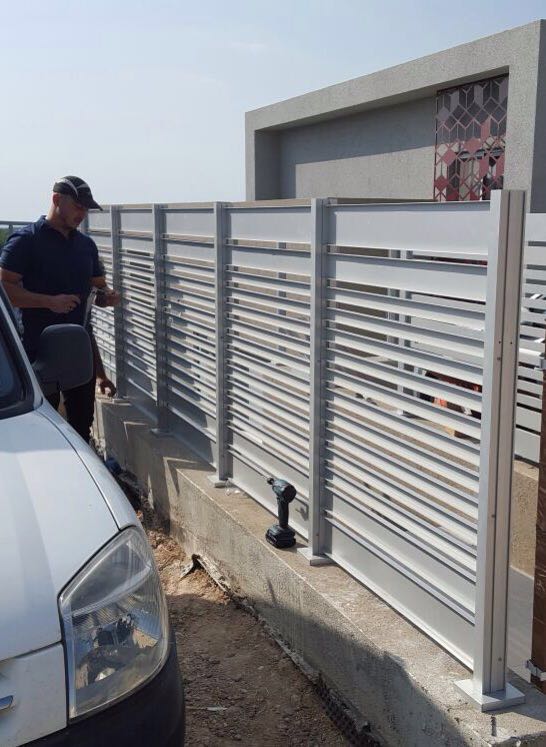 גדר אלומיניום