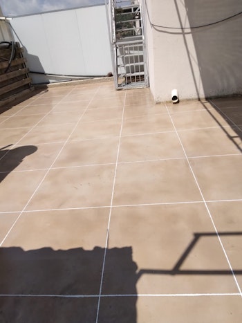 בטון  מוחלק