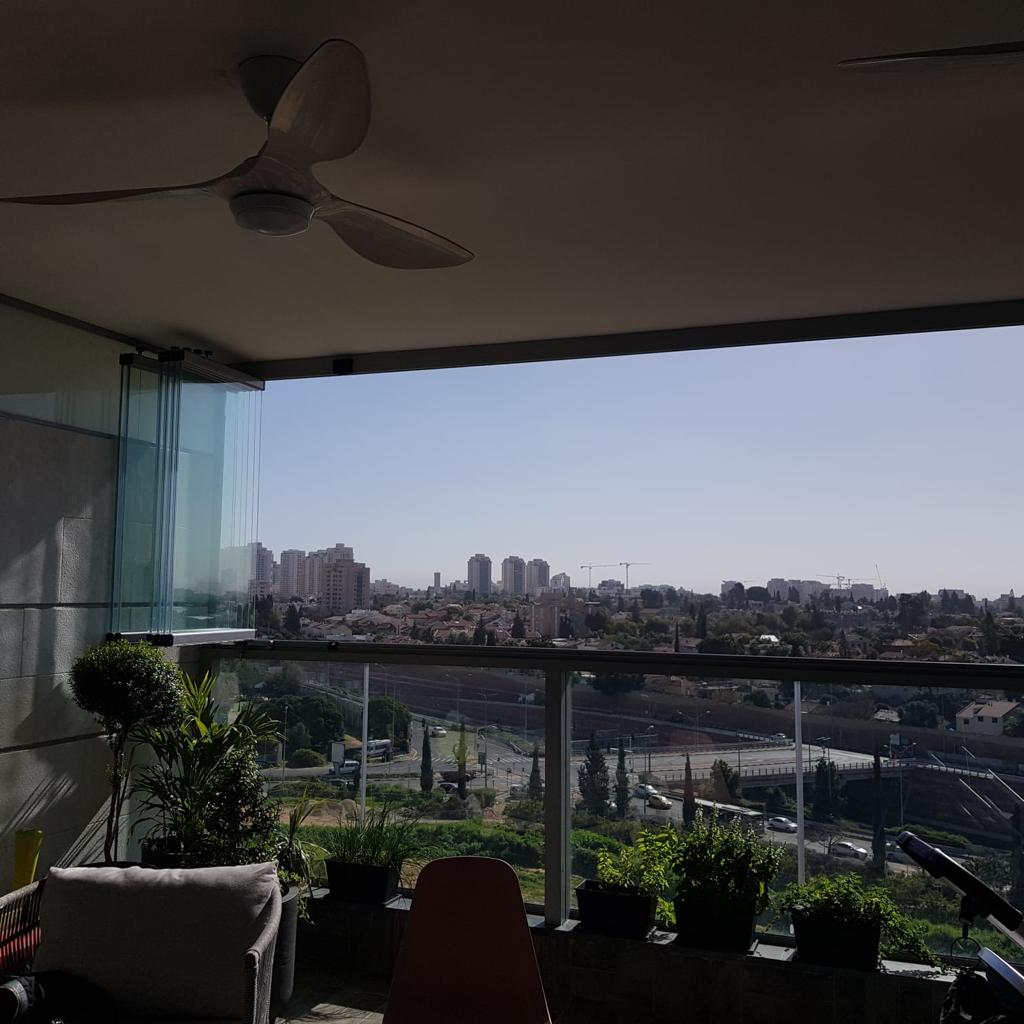 סגירת מרפסת