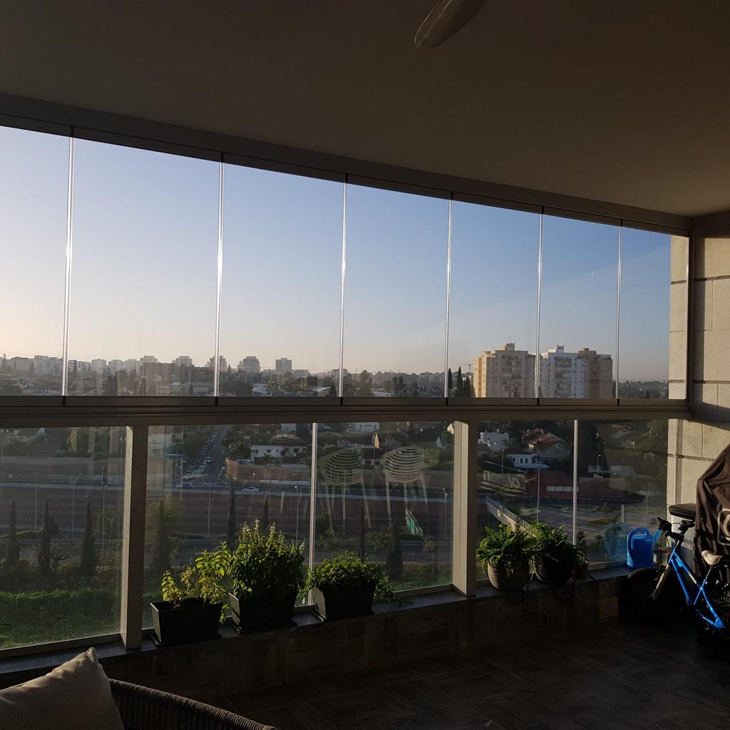 סגירת מרפסת