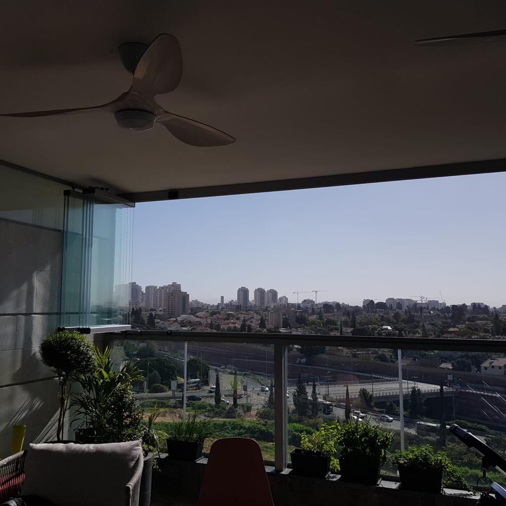 סגירת מרפסת