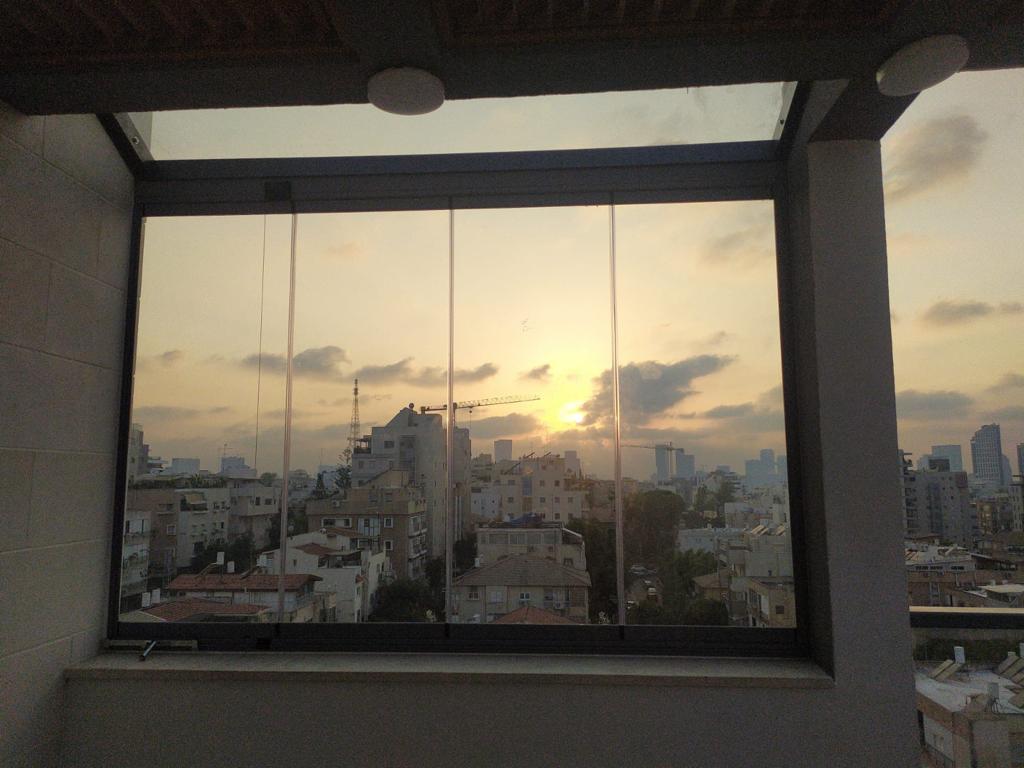 סגירת מרפסת