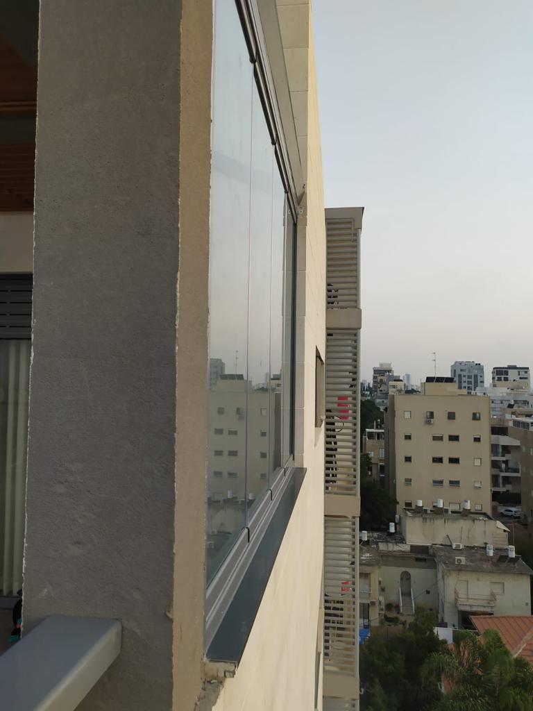 סגירת מרפסת