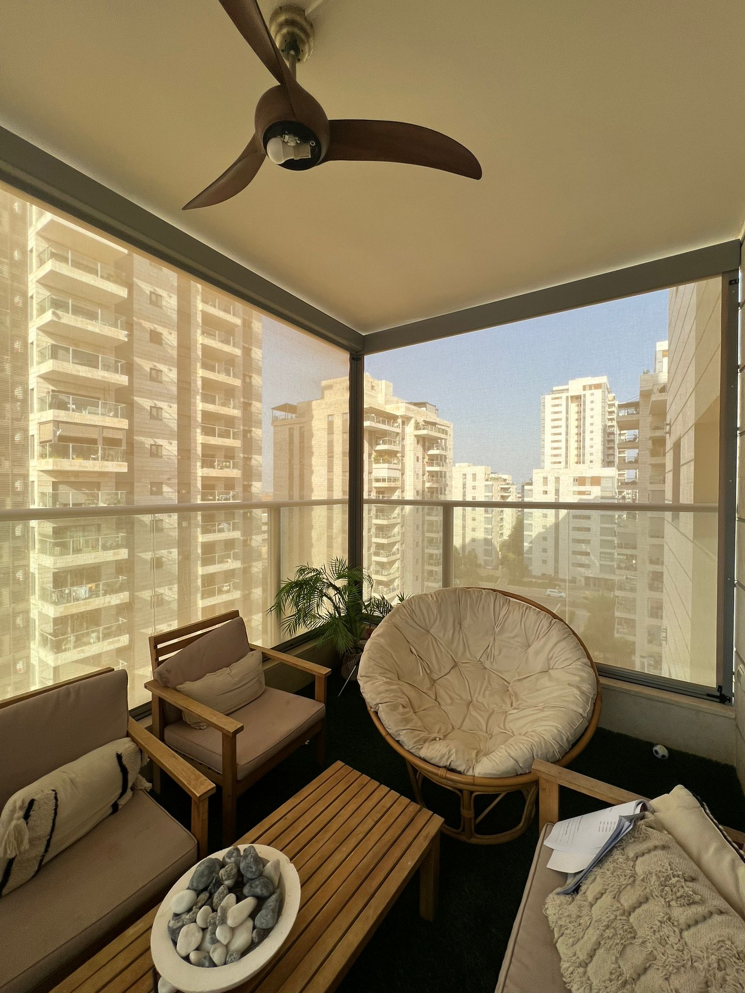 סגירת מרפסת