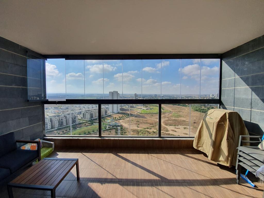 סגירת מרפסת