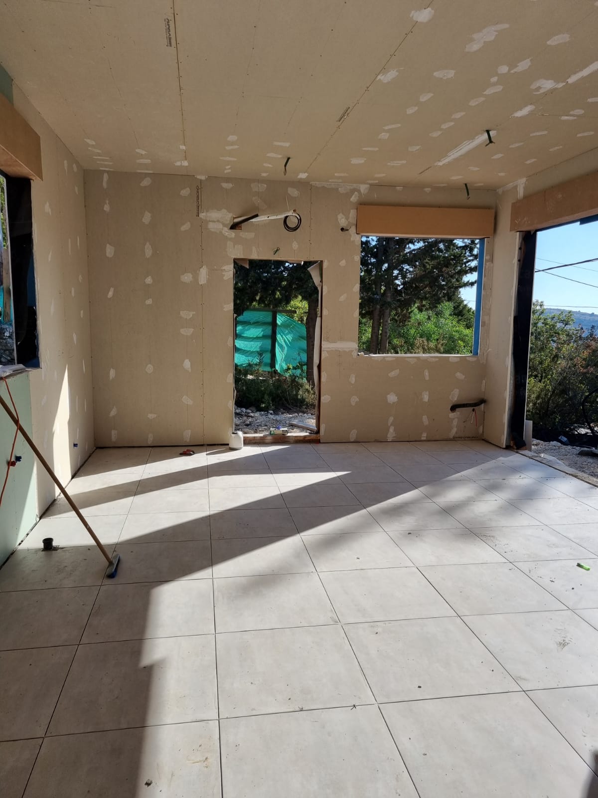 צבע ותיקונים