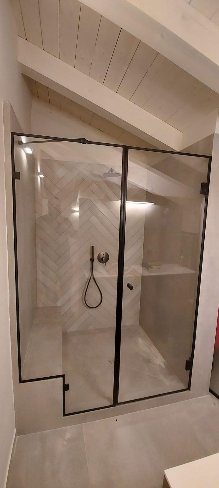 ייצור, הובלה והתקנת מקלחונים