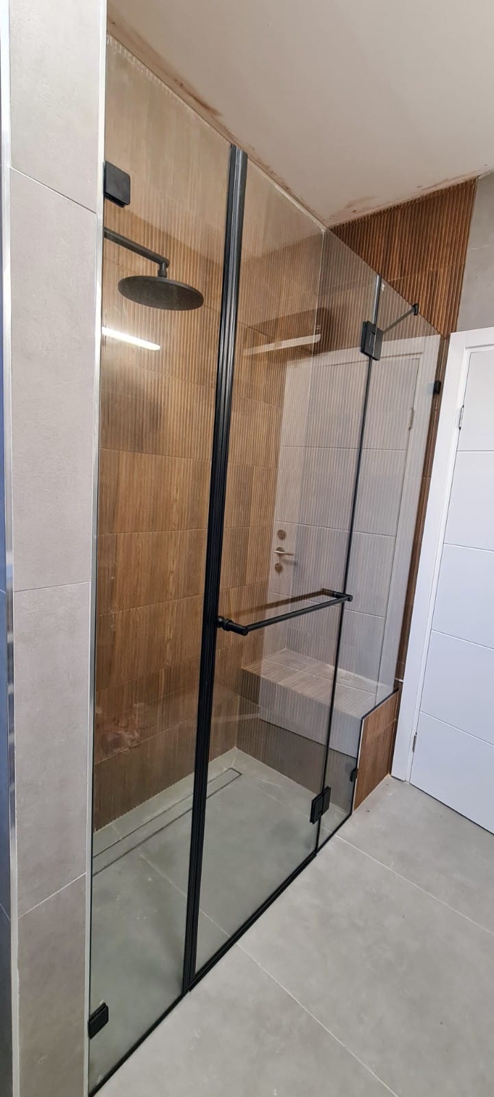 ייצור, הובלה והתקנת מקלחונים