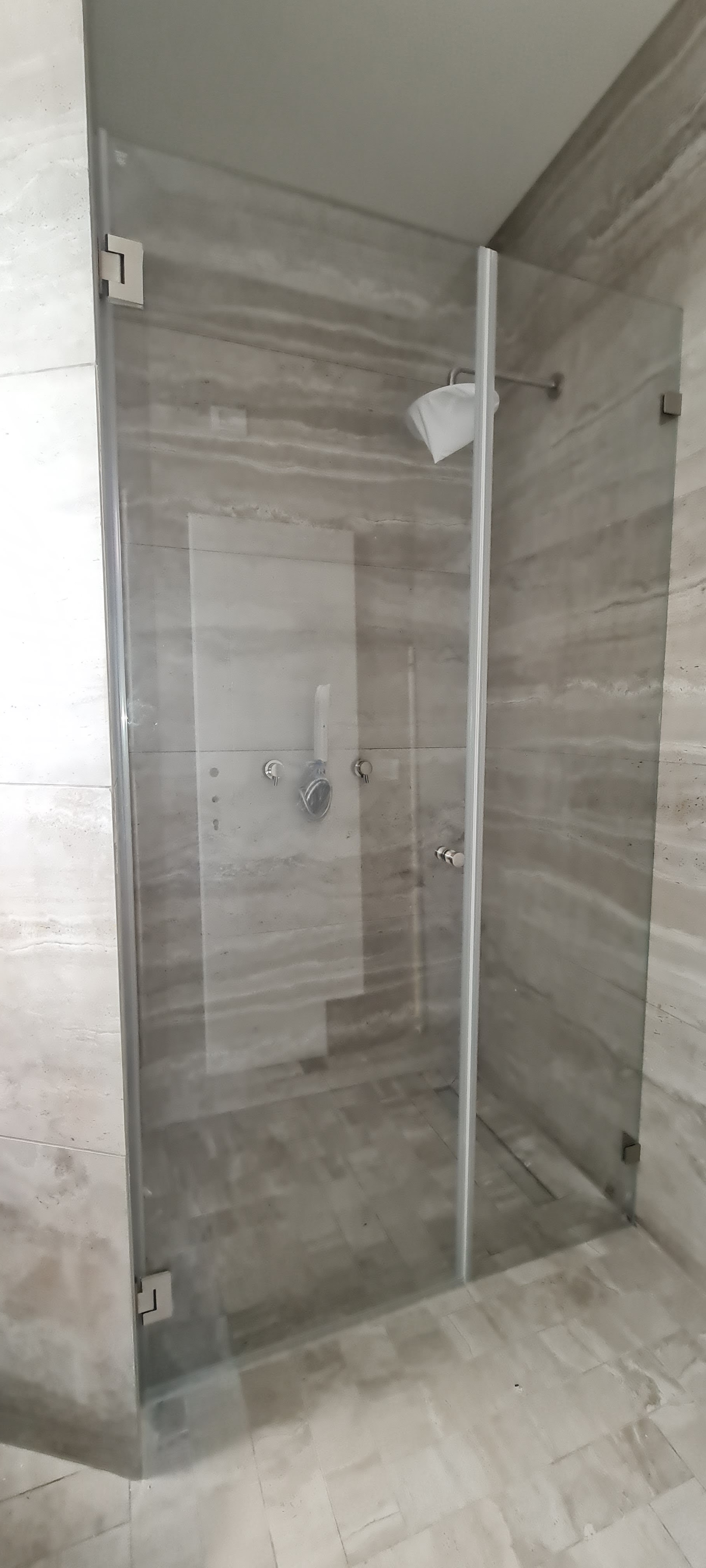 ייצור, הובלה והתקנת מקלחונים