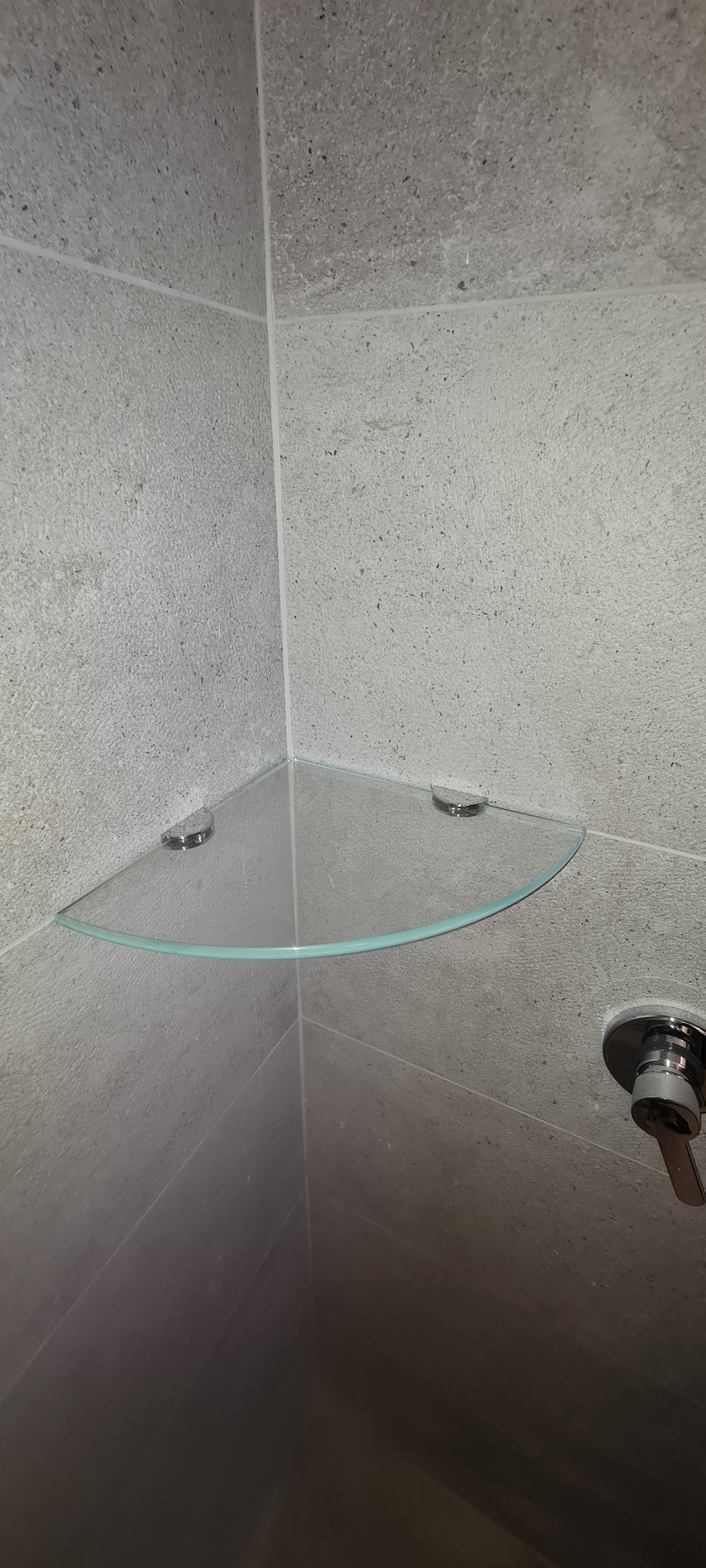 ייצור, הובלה והתקנת מקלחונים