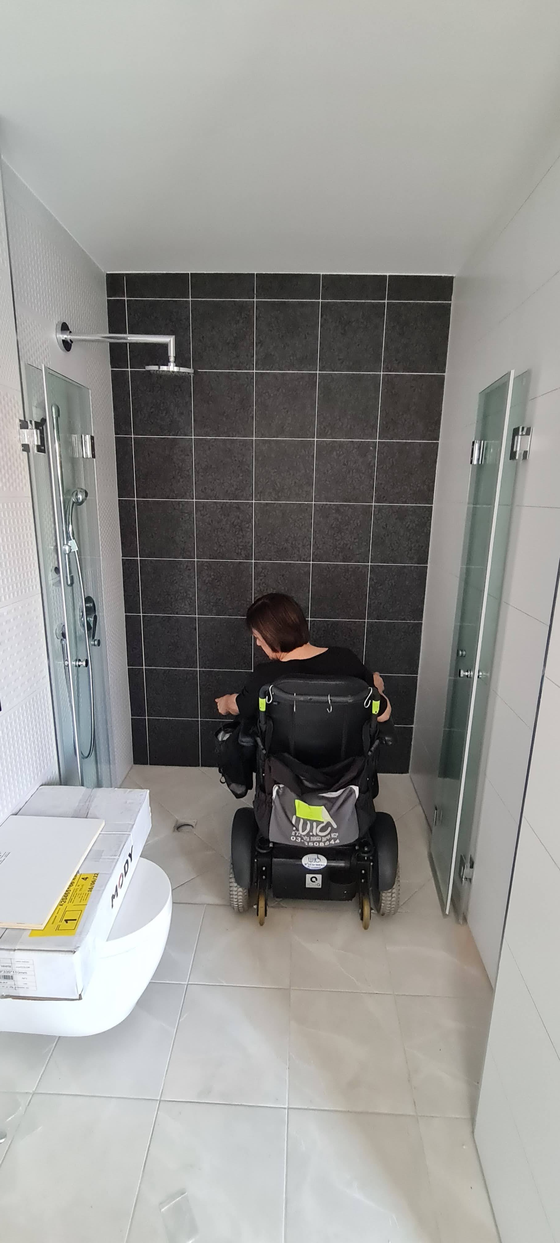 ייצור, הובלה והתקנת מקלחונים