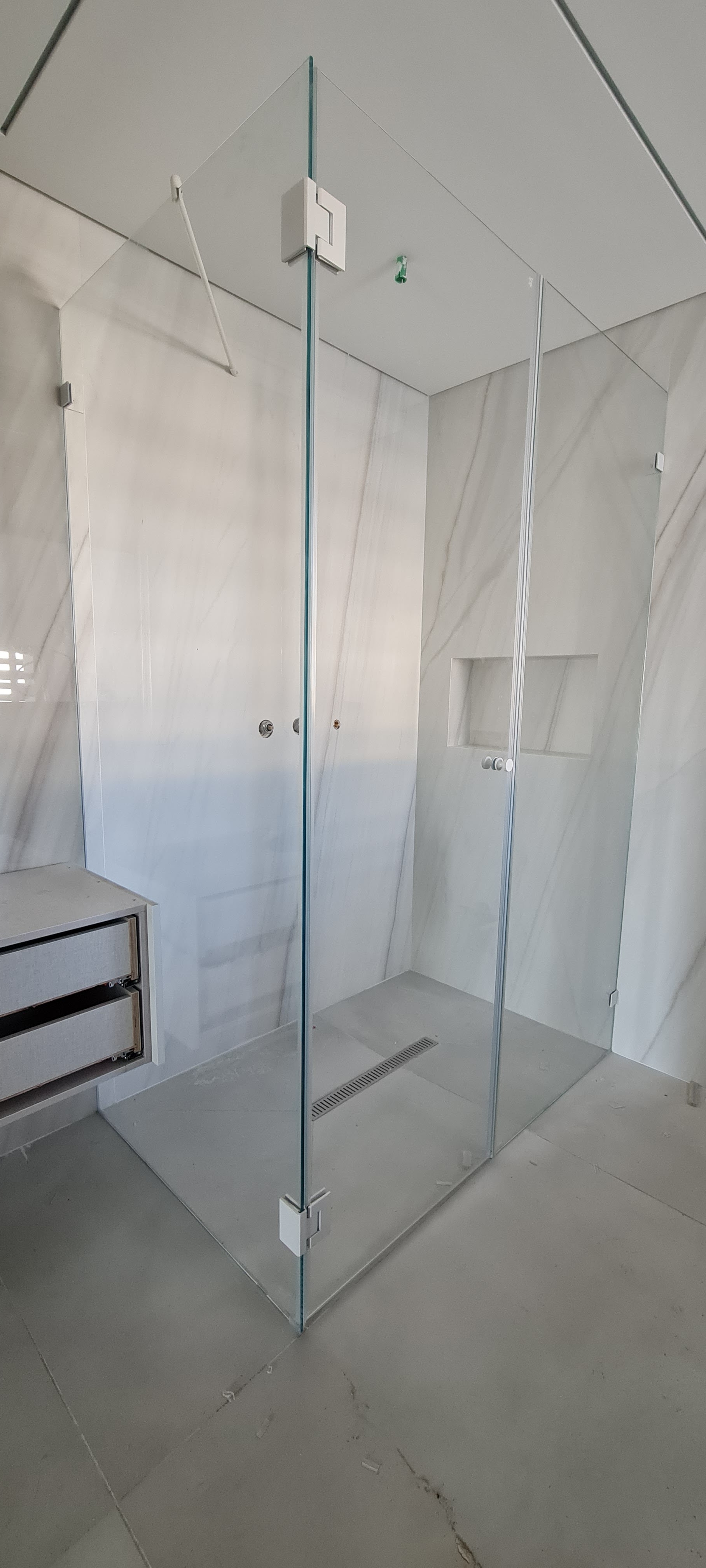 ייצור, הובלה והתקנת מקלחונים