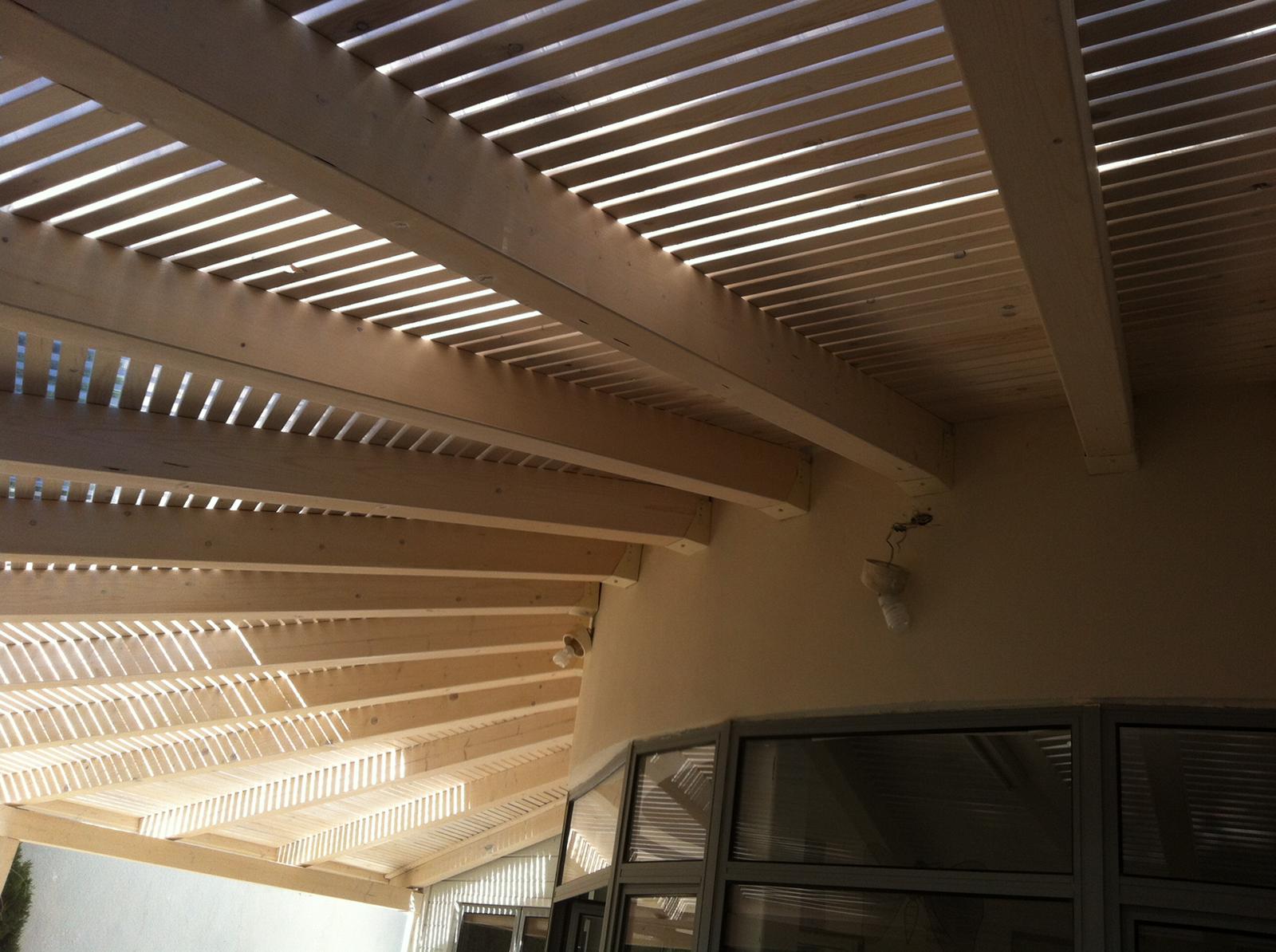 דקים ופרגולות