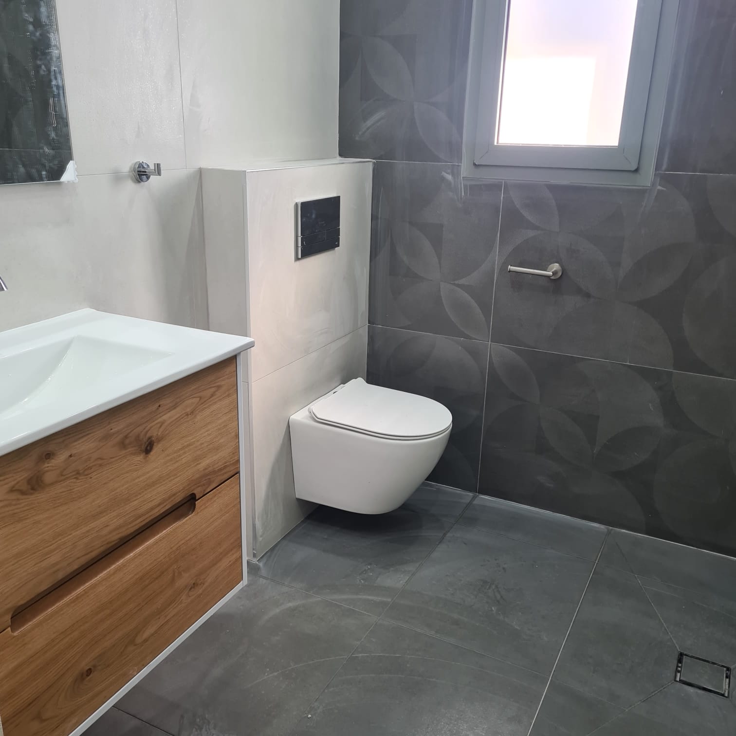 צילום מעבודה של באסל זלבאני