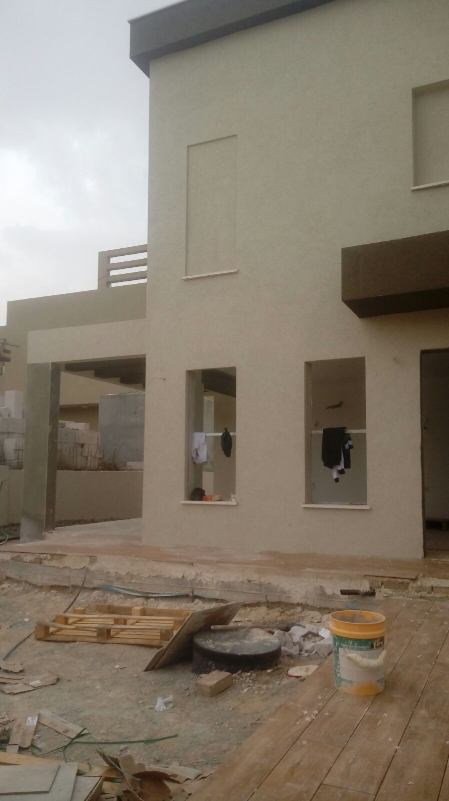 בניית שלד ובריכה בעומר