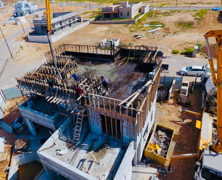 בניית שלד ובריכה בעומר