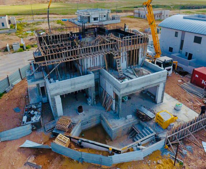 בניית שלד ובריכה בעומר