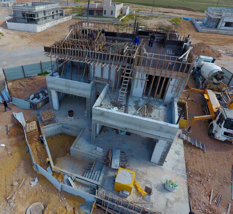 בניית שלד ובריכה בעומר