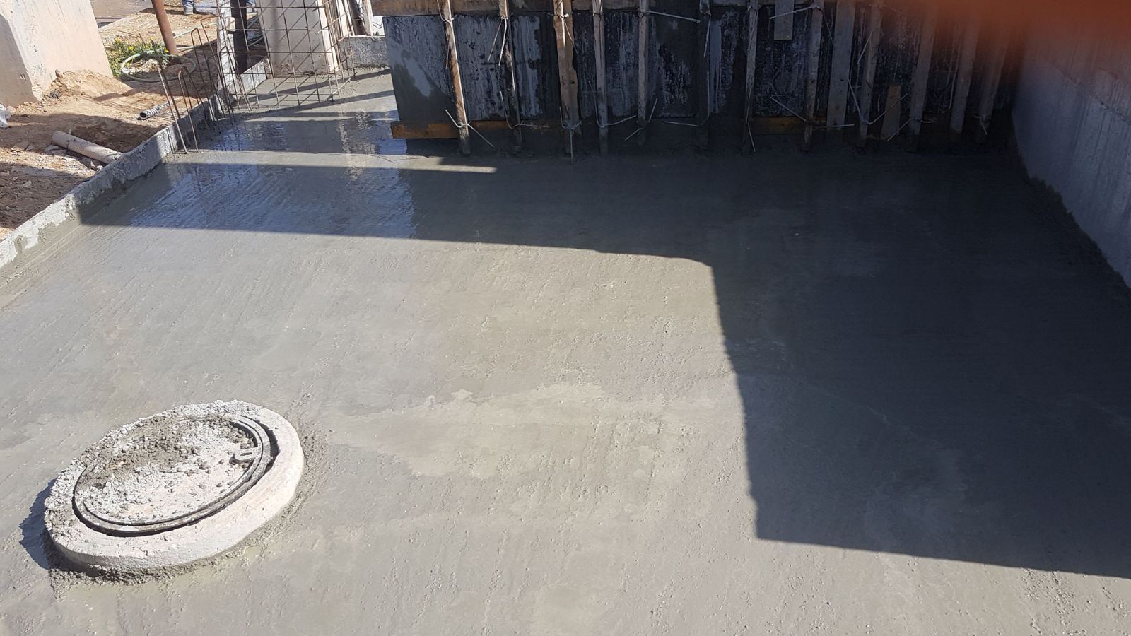 בניית בית בכרמית עם בריכה