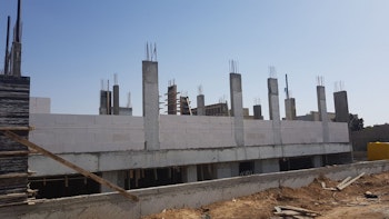 בניית בית בכרמית עם בריכה
