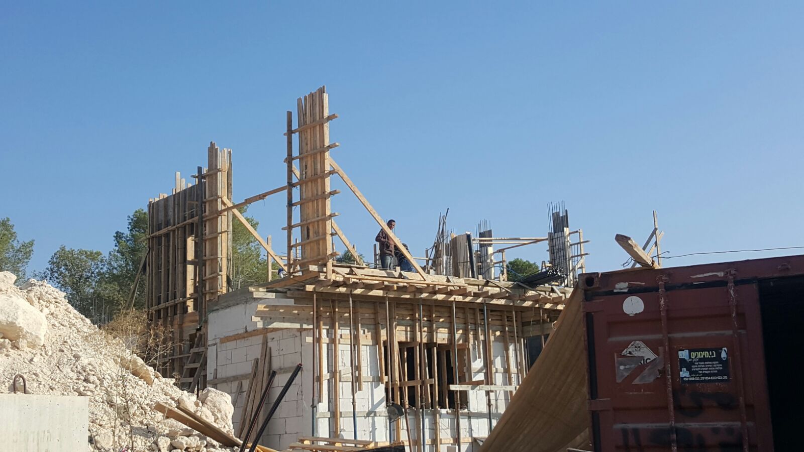 בניית בית בדביר