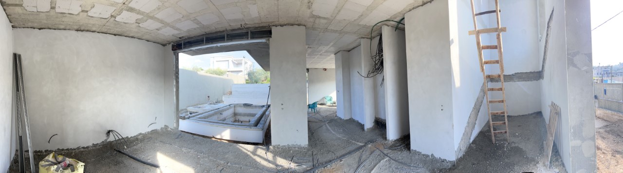 בניית בית ובריכת שחיה