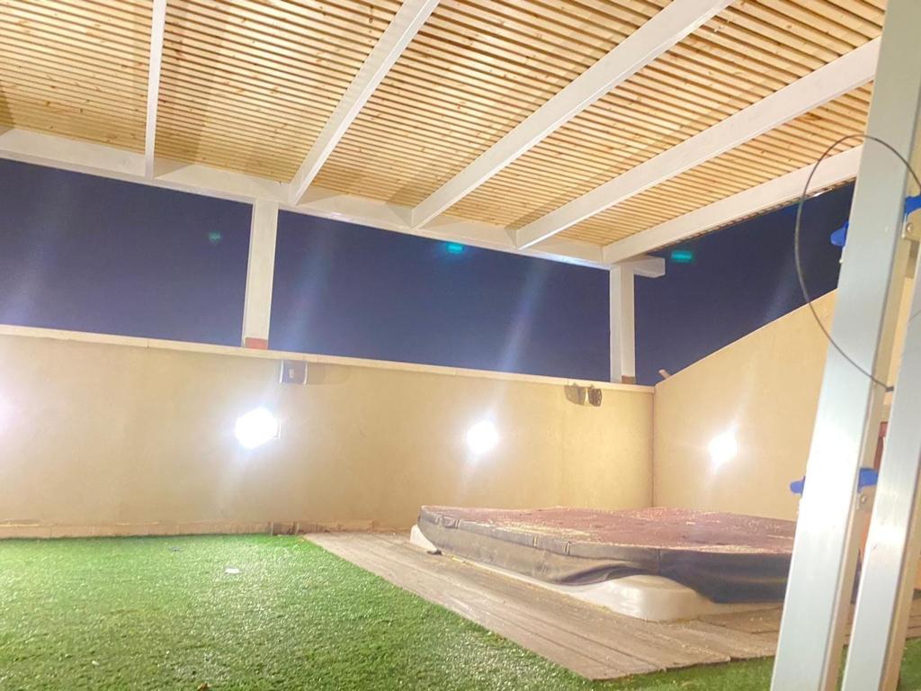 פרגולות אלומניום ועץ