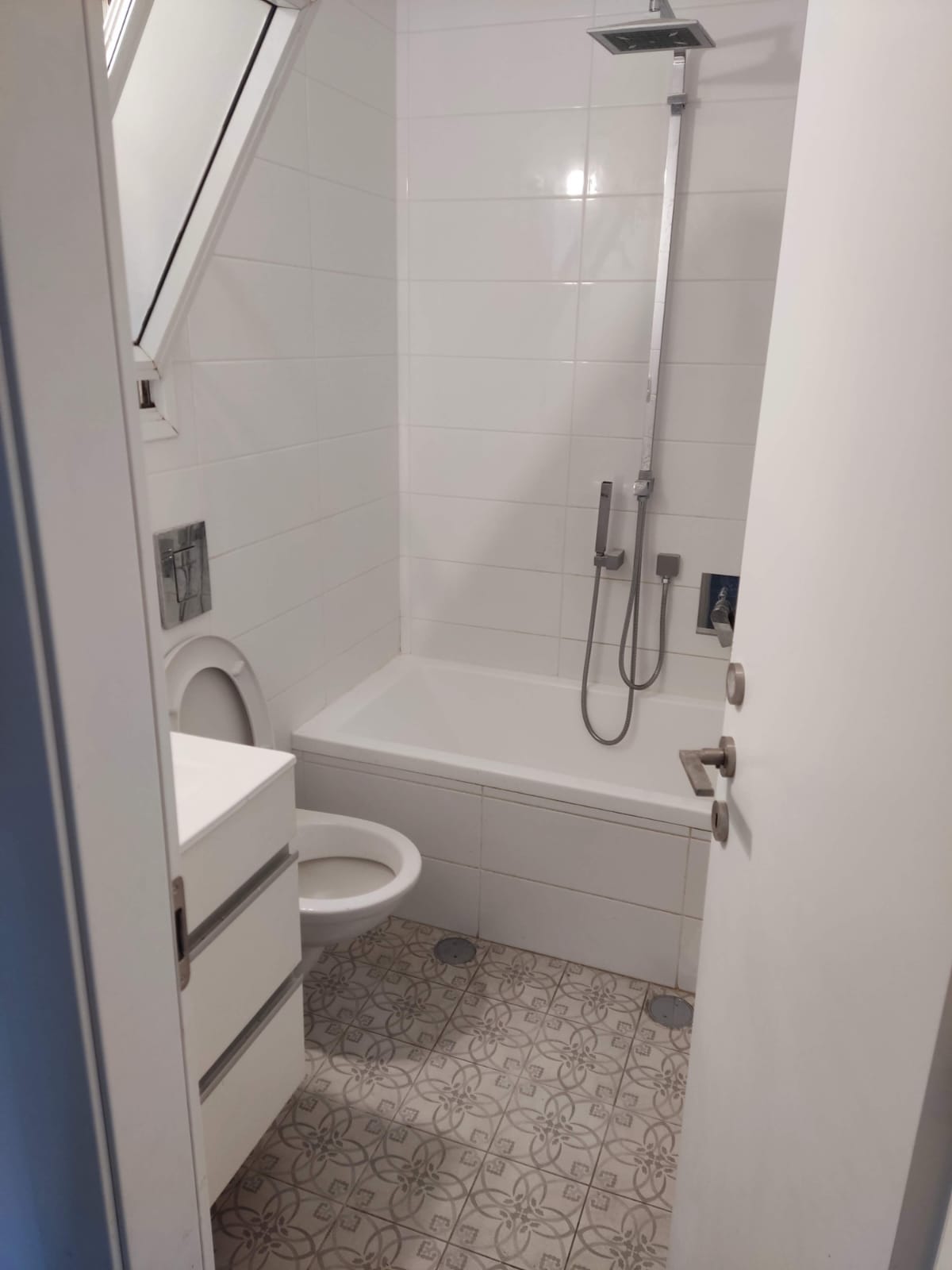 שיפוץ שירותים ומקלחת