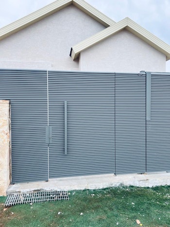 שערים וגדרות מאלומניום