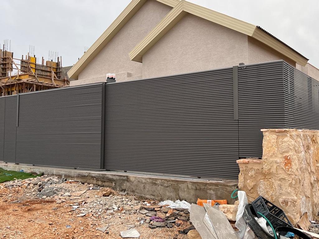 שערים וגדרות מאלומניום