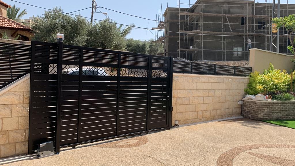 שערים וגדרות מאלומניום