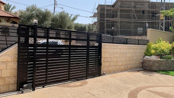 שערים וגדרות מאלומניום